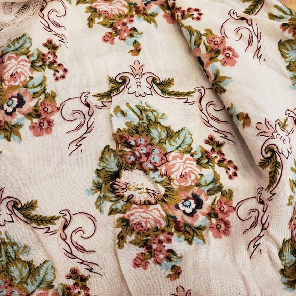 🍓 3/$20 Love Change Floral Racerback Tank Top - Picture 5 of 8